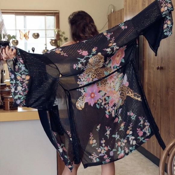 Spell Other - NWT SPELL | Jimi Midi Robe Kimono